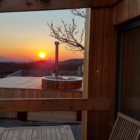 Panorama Glamping Vipavska Dolina Apartment Dobravlje ภายนอก รูปภาพ