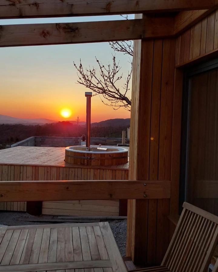 Panorama Glamping Vipavska Dolina Apartment Dobravlje ภายนอก รูปภาพ