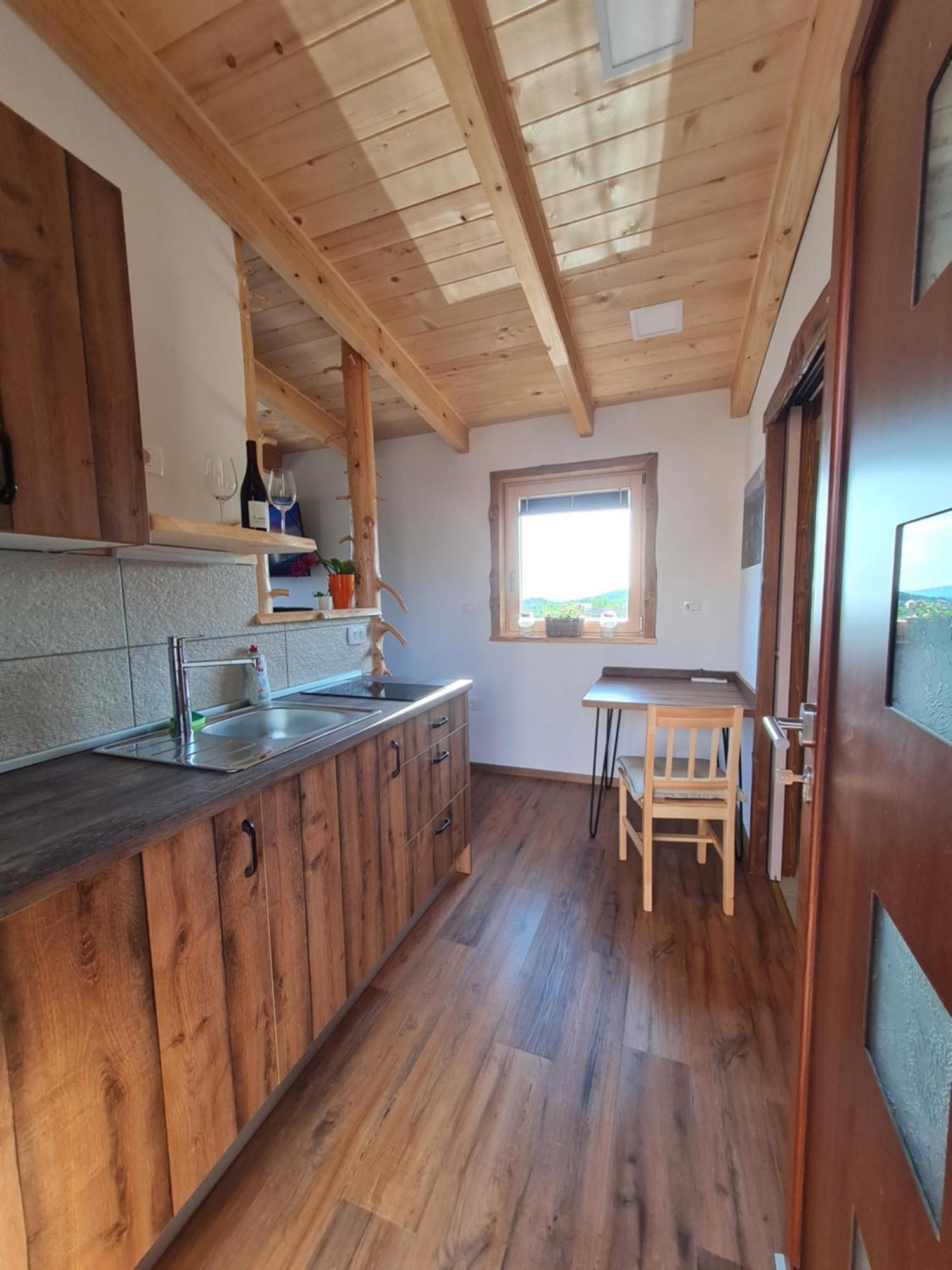 Panorama Glamping Vipavska Dolina Apartment Dobravlje ภายนอก รูปภาพ