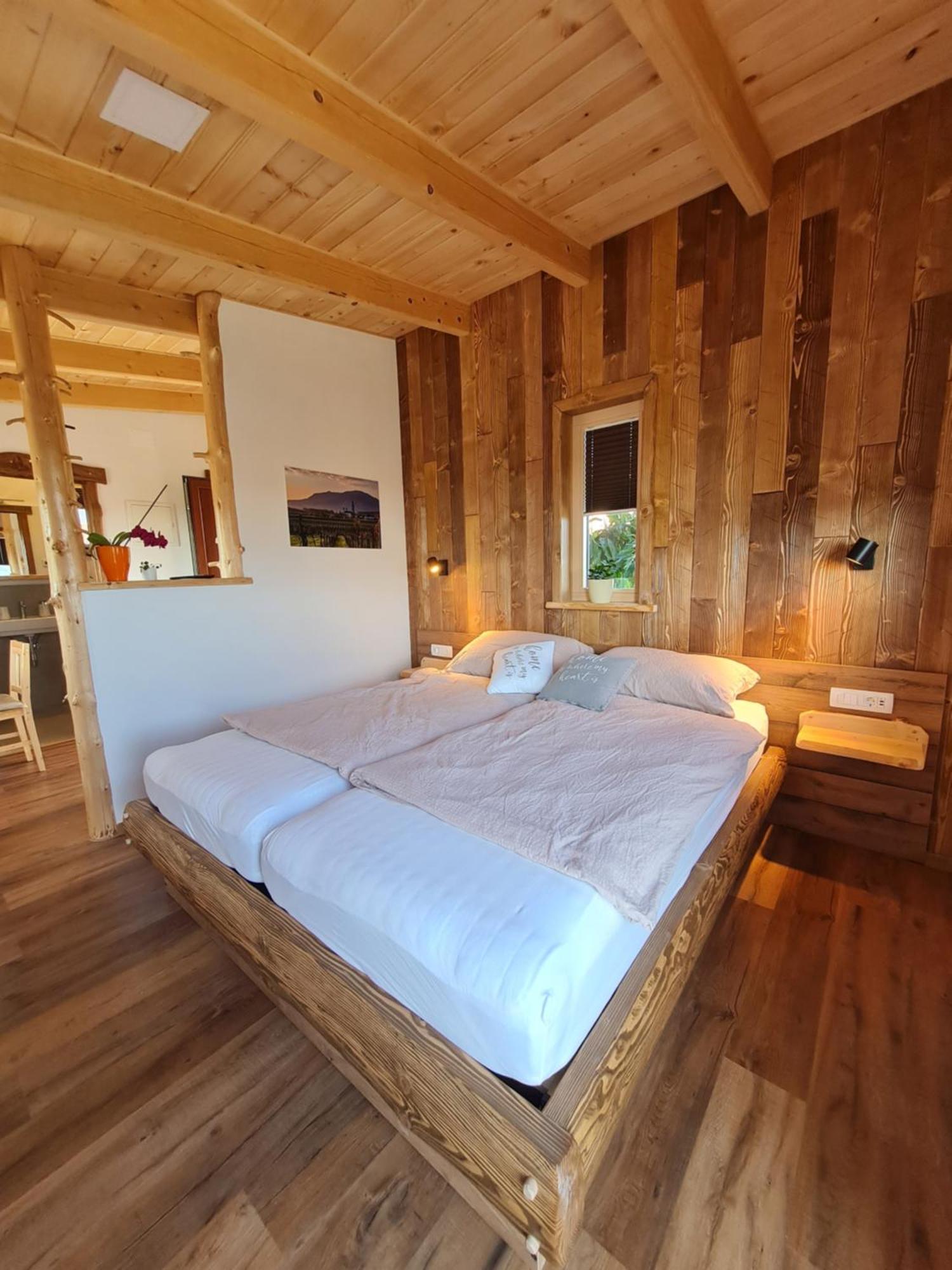 Panorama Glamping Vipavska Dolina Apartment Dobravlje ภายนอก รูปภาพ