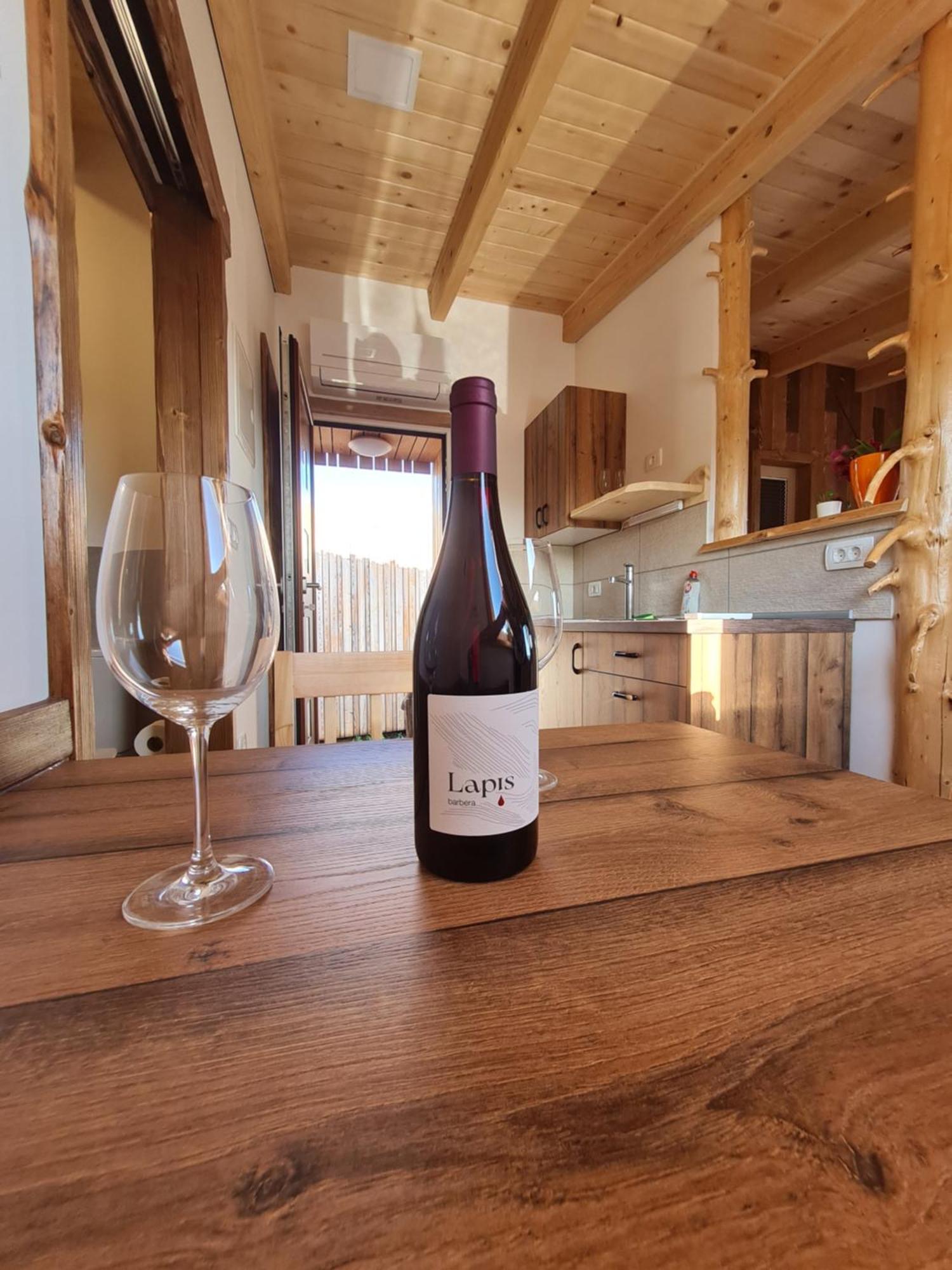 Panorama Glamping Vipavska Dolina Apartment Dobravlje ภายนอก รูปภาพ